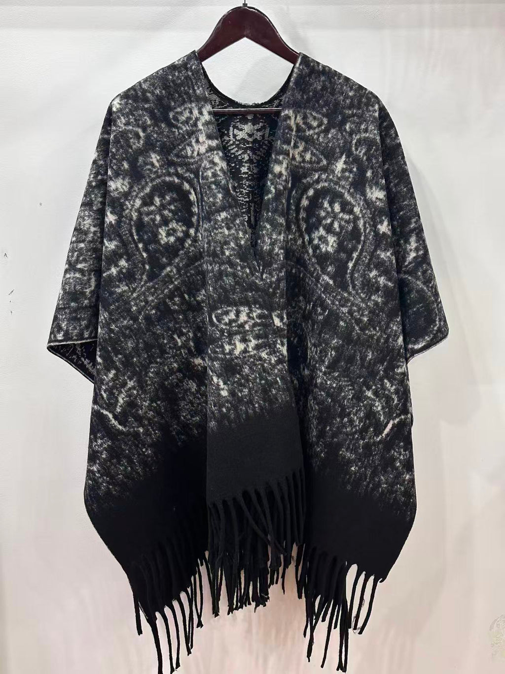 Ultra-Soft Faux Wool Poncho, Warm Open Front Shawl Wrap - Elegant Festive Christmas Present for Fall and Winter
