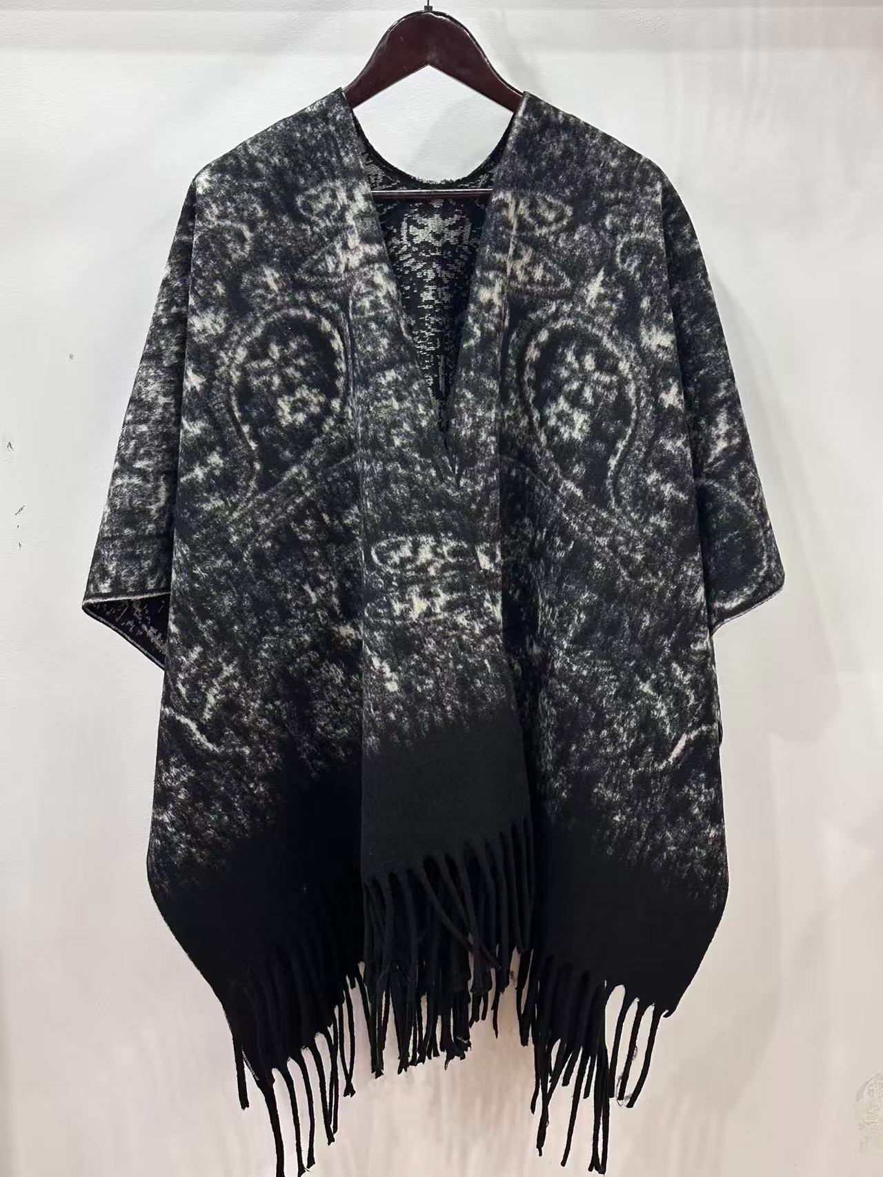Ultra-Soft Faux Wool Poncho, Warm Open Front Shawl Wrap - Elegant Festive Christmas Present for Fall and Winter