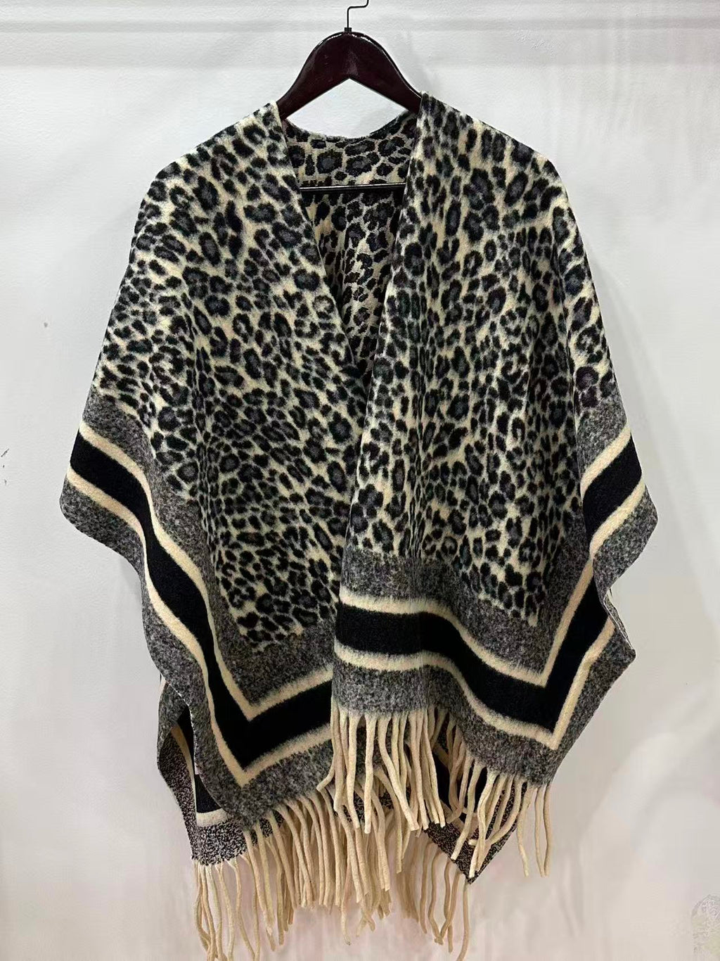 Ultra-Soft Faux Wool Poncho, Warm Open Front Shawl Wrap - Elegant Festive Christmas Present for Fall and Winter