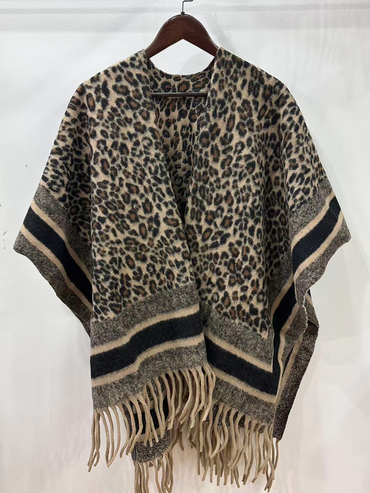 Ultra-Soft Faux Wool Poncho, Warm Open Front Shawl Wrap - Elegant Festive Christmas Present for Fall and Winter