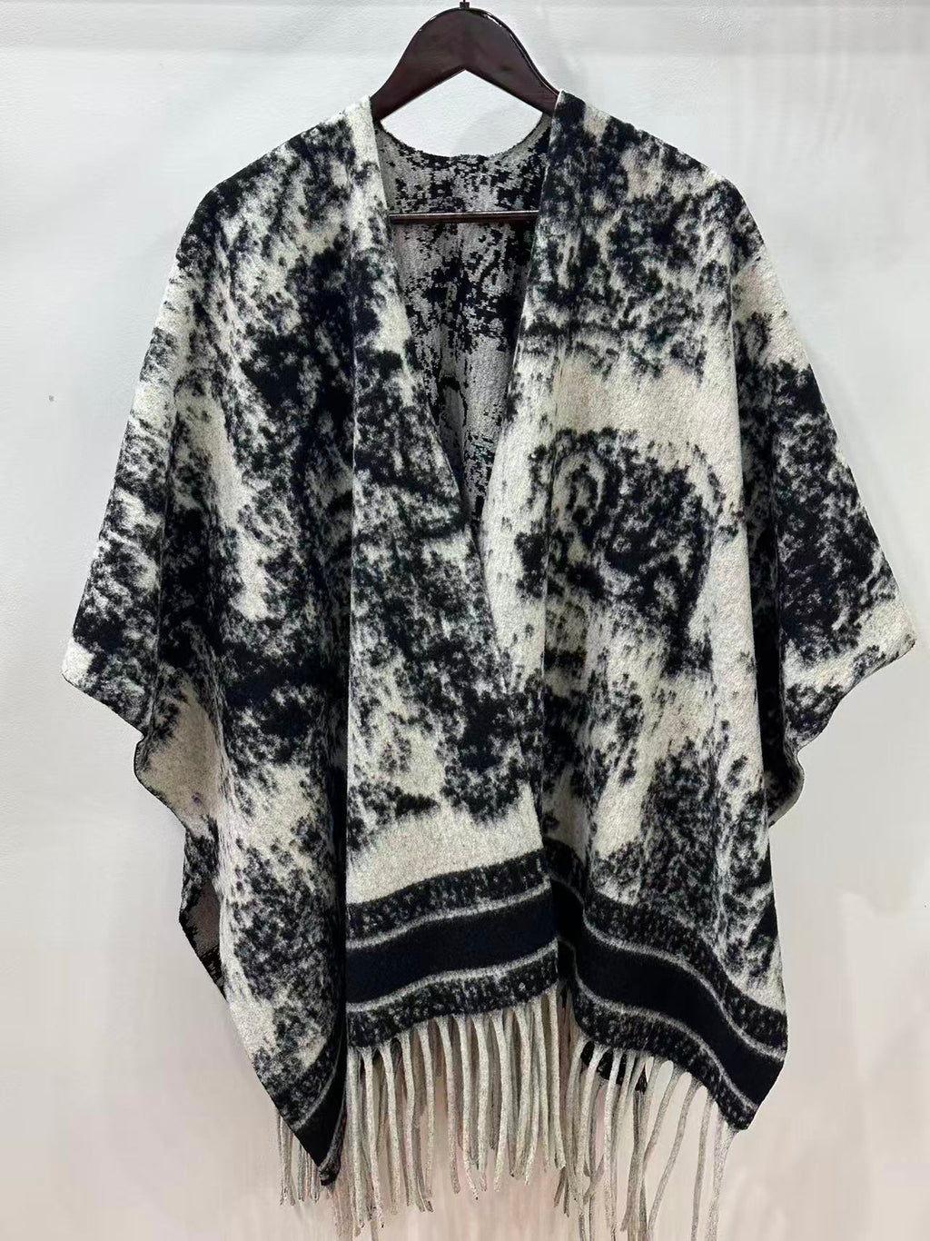 Ultra-Soft Faux Wool Poncho, Warm Open Front Shawl Wrap - Elegant Festive Christmas Present for Fall and Winter