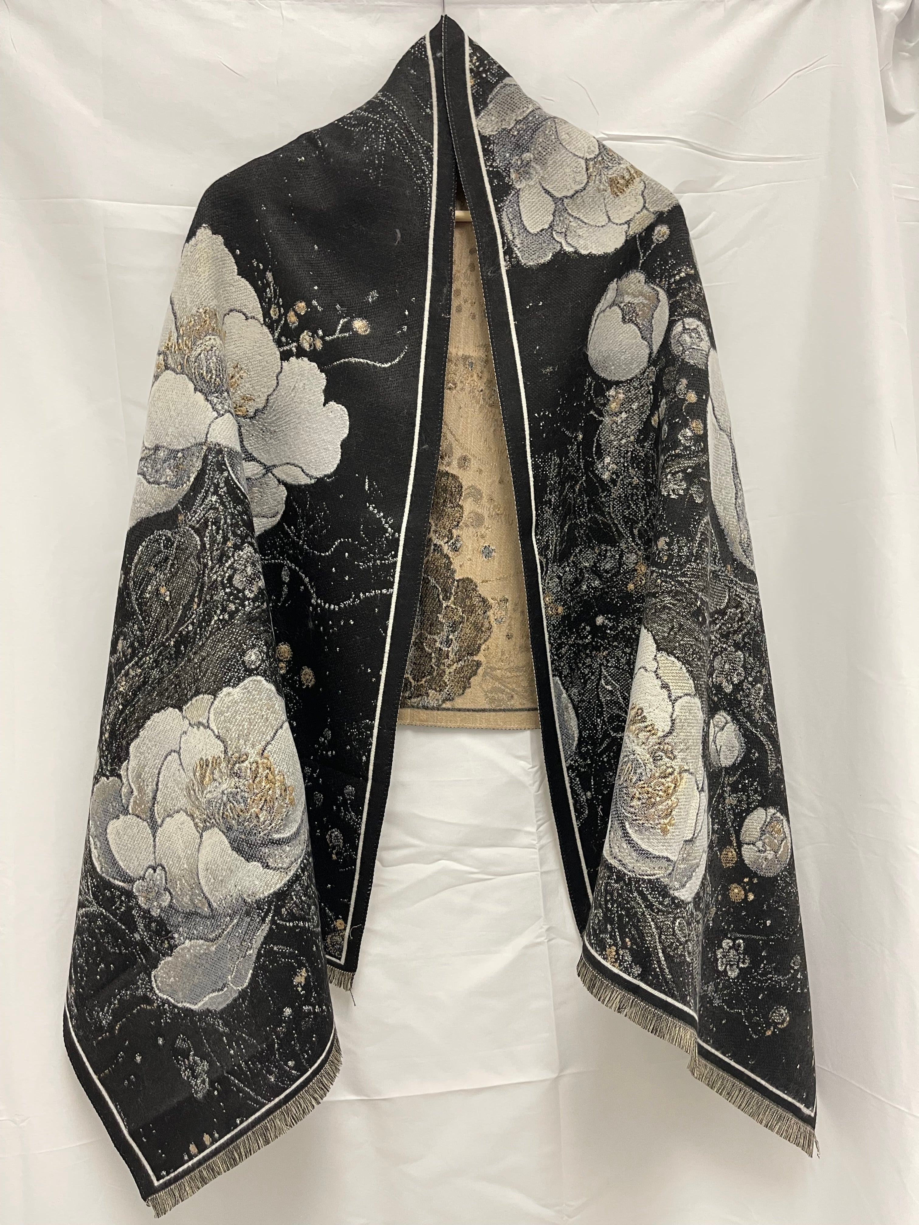 Women's Elegant Winter Shawl with Double-Sided Printed Design for Evening Dresses and Cold Weather Protection