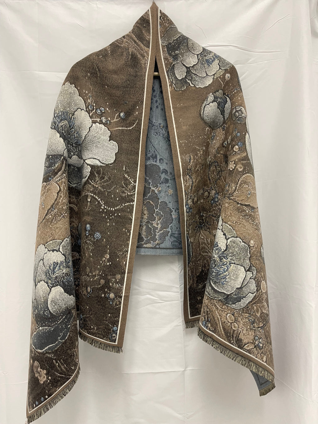 Women's Elegant Winter Shawl with Double-Sided Printed Design for Evening Dresses and Cold Weather Protection
