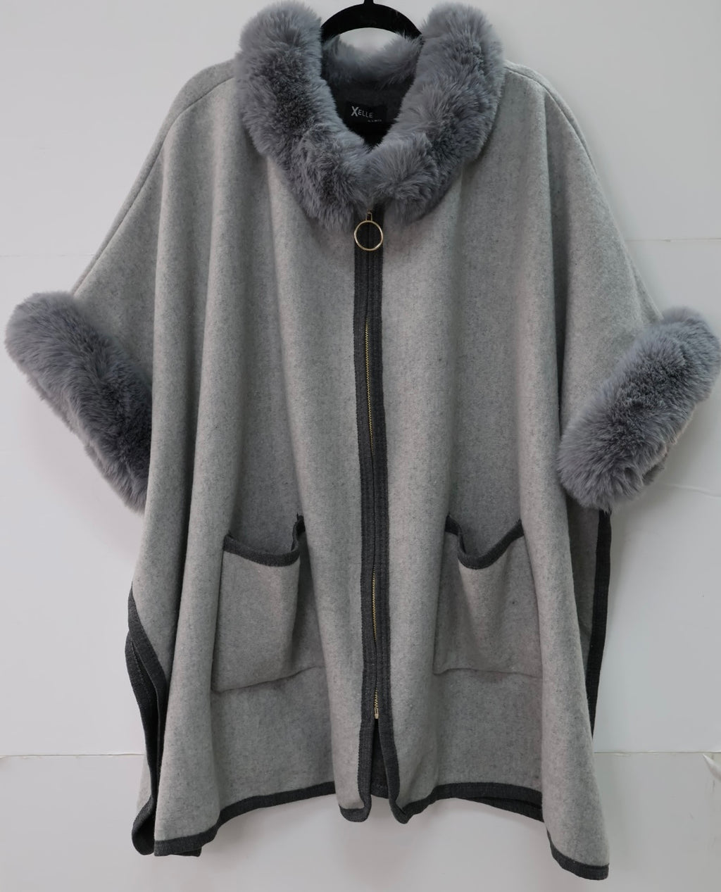 Winter Faux Fur Poncho Cape with Zippe, Heavyweight Plush Cloak Cardigan, Cozy Shawl Collar Cold Weather Cover-Up