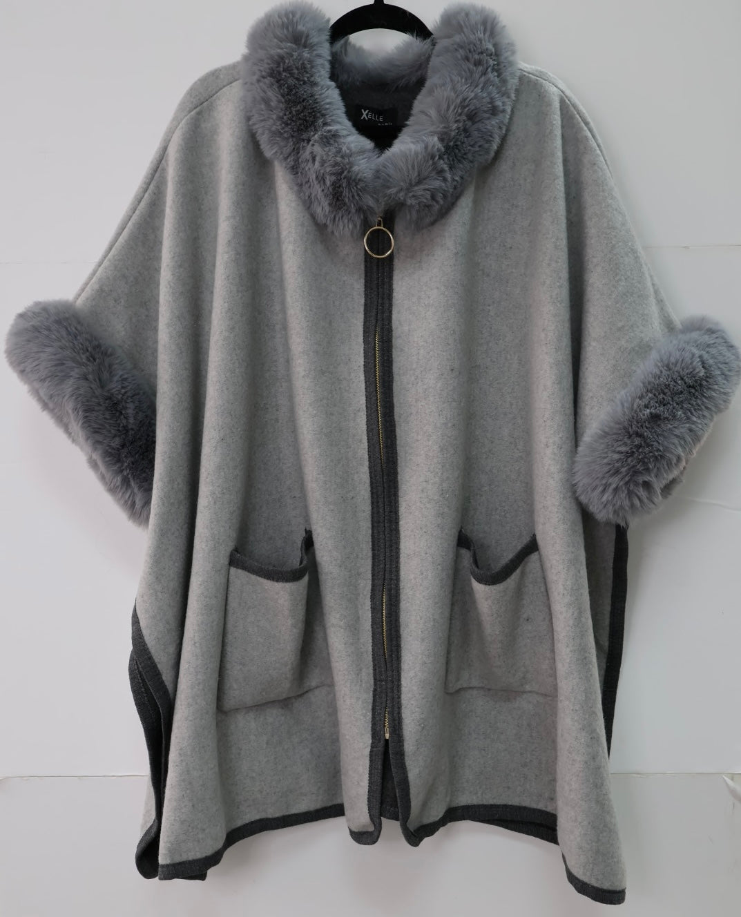 Winter Faux Fur Poncho Cape with Zippe, Heavyweight Plush Cloak Cardigan, Cozy Shawl Collar Cold Weather Cover-Up